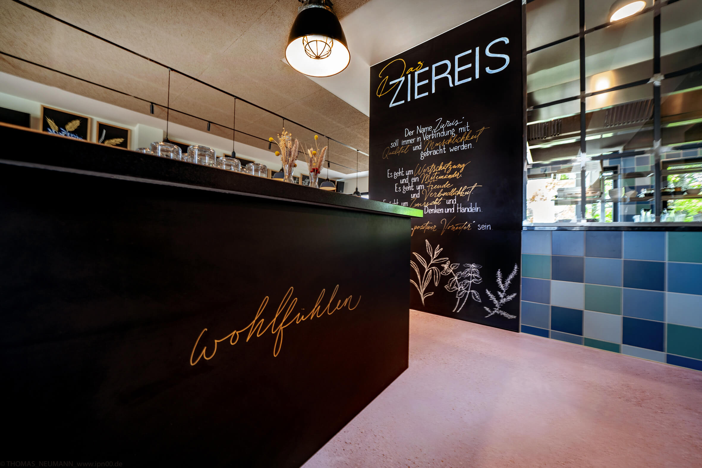 Das Bild zeigt das Mitarbeiter-Restaurant der Team Ziereis GmbH.