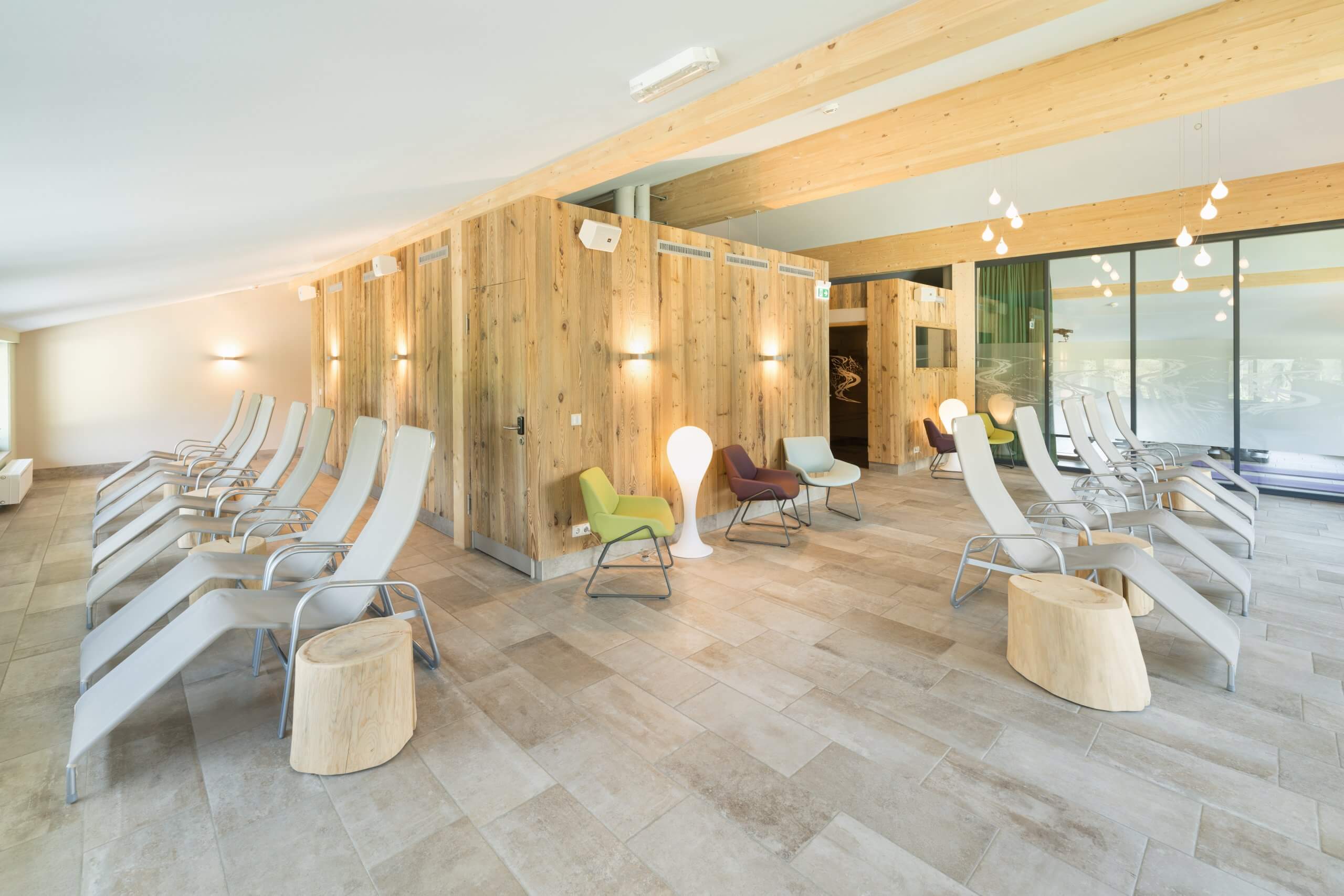 Das Foto zeigt den Wellnessbereich im Explorer Hotel Garmisch.